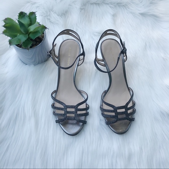 NWOT Pelle Moda Bronzed Crystal Embellished Heel - Picture 3 of 7